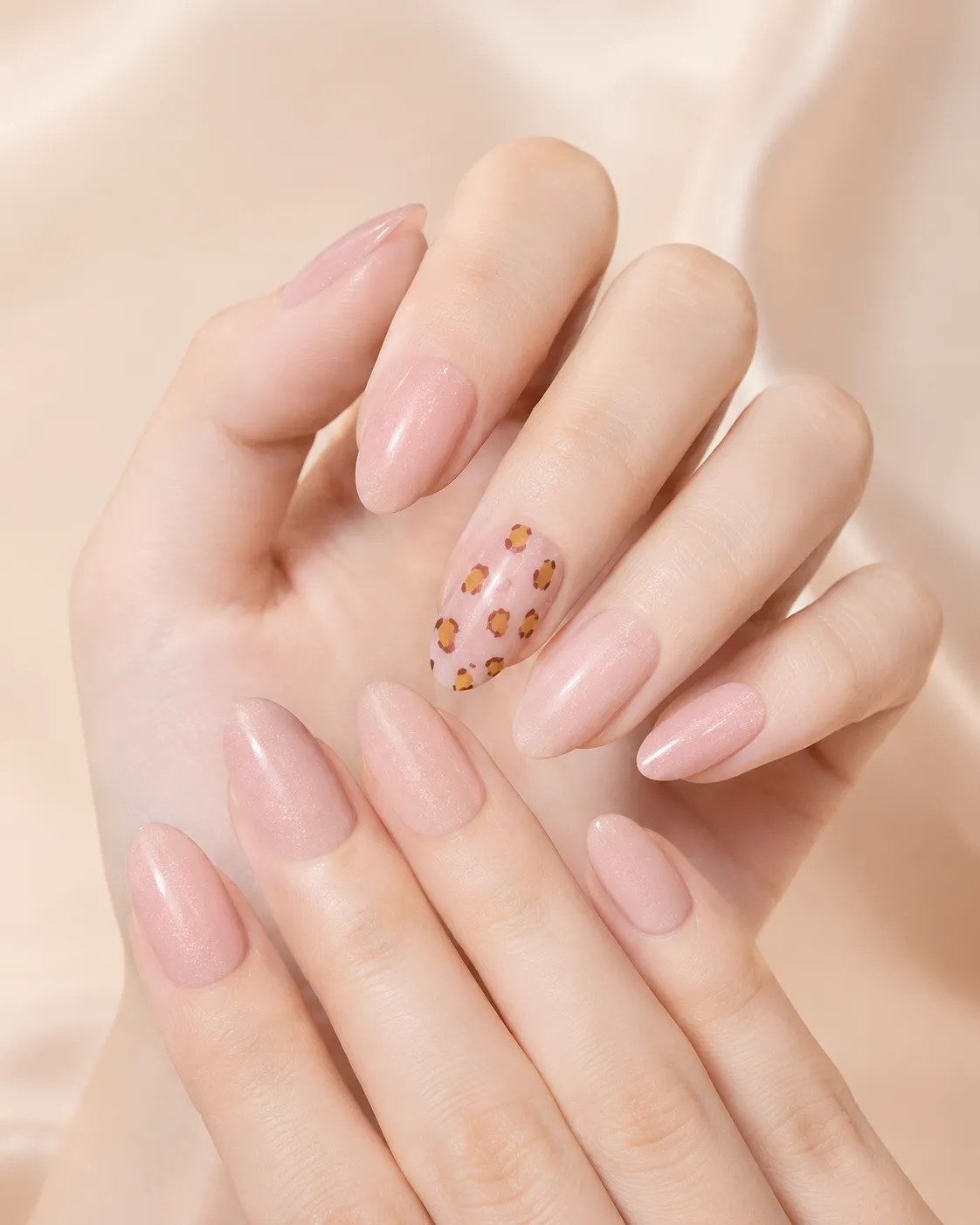 Champagne Leopard Nails thumbnail 2